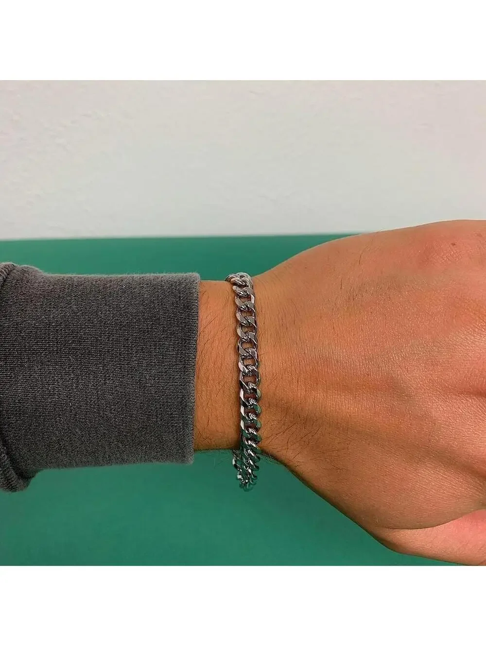 Y2k Vintage style Silver color Cuban Link bracelet. Cool design. Nice quality